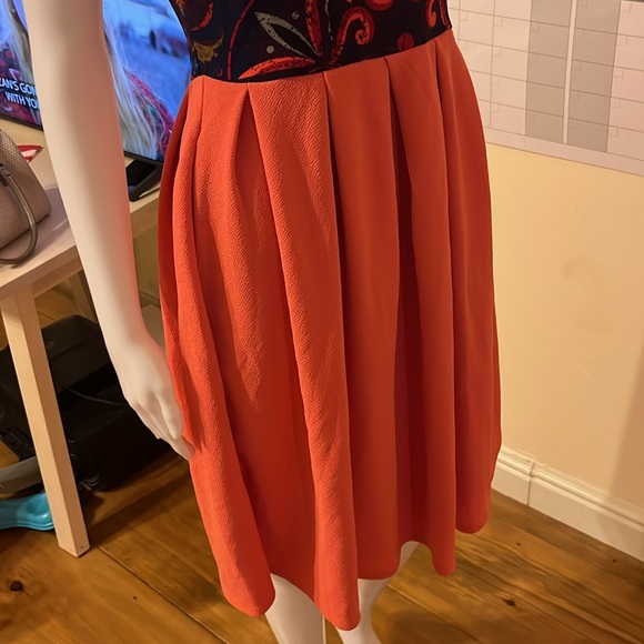 LuLaRoe Women's S Orange Blue Fit and Flare Short Sleeve Dress w/ Pockets NWT - Picture 5 of 6